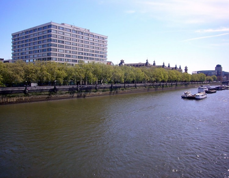 View of St Thomas' Hospital from the Thames Embankment